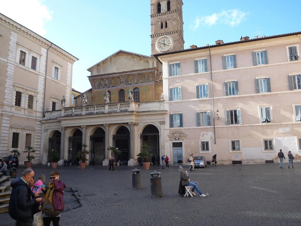 Cosy Trastevere Apartment Rome Bagian luar foto